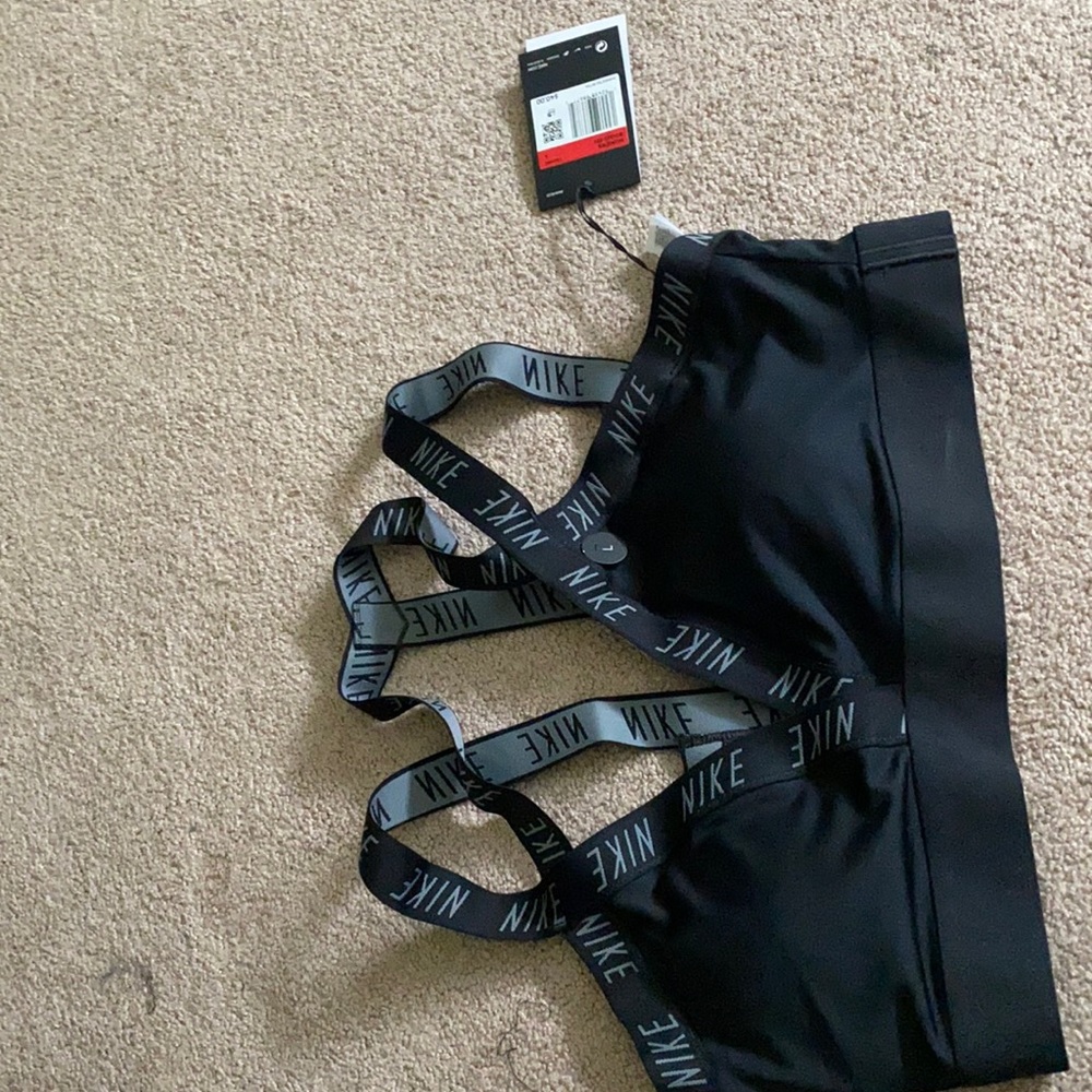 NIKE sports bra size large NWT